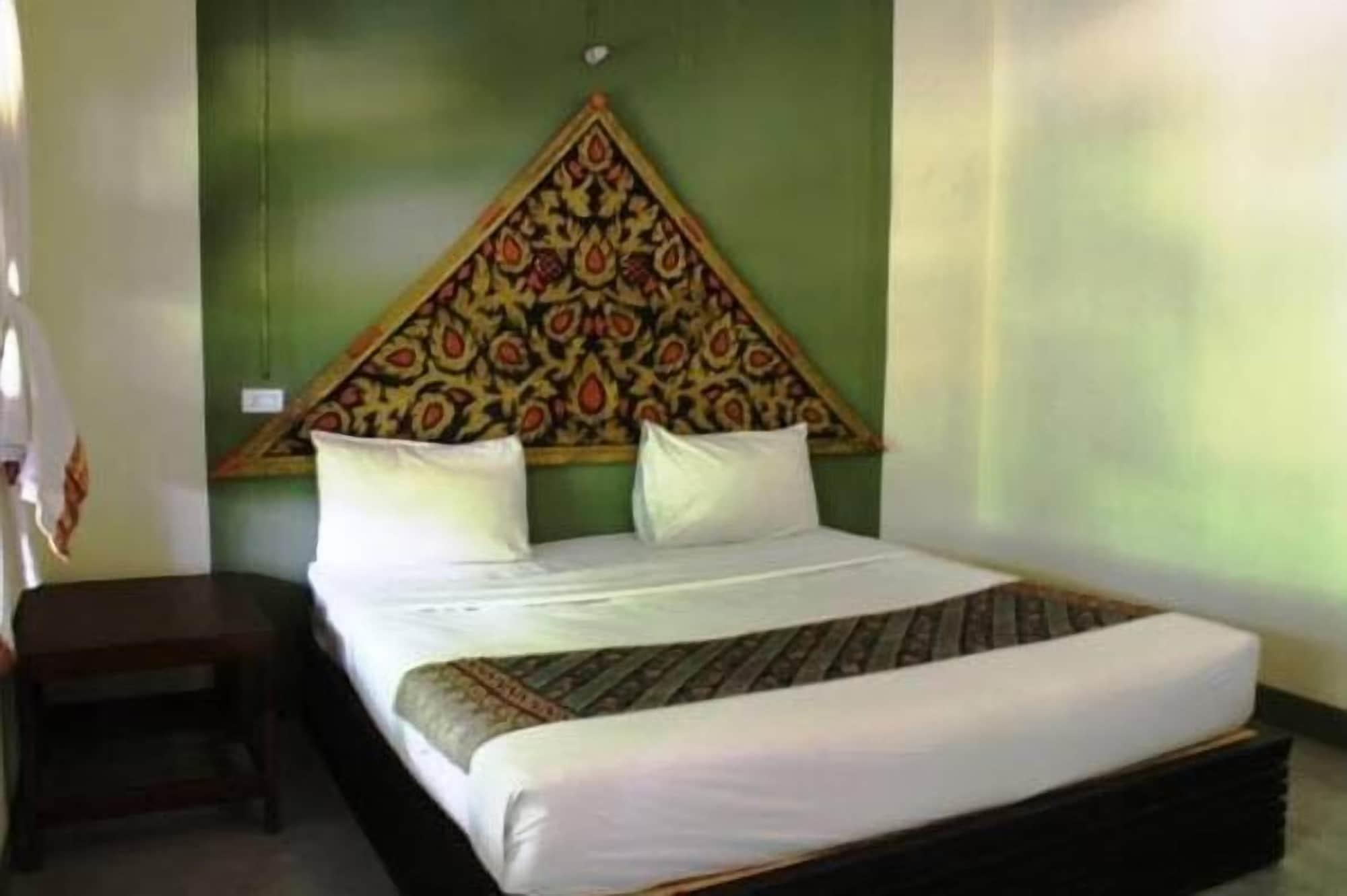 Baan Taa Yaay Hotel