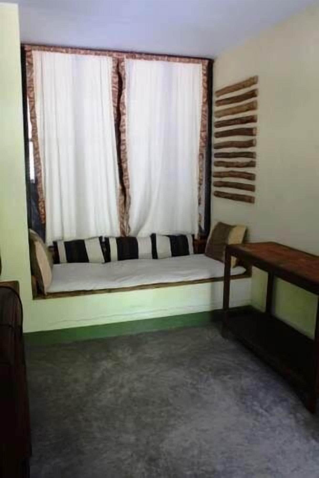 Hotel Baan Taa Yaay